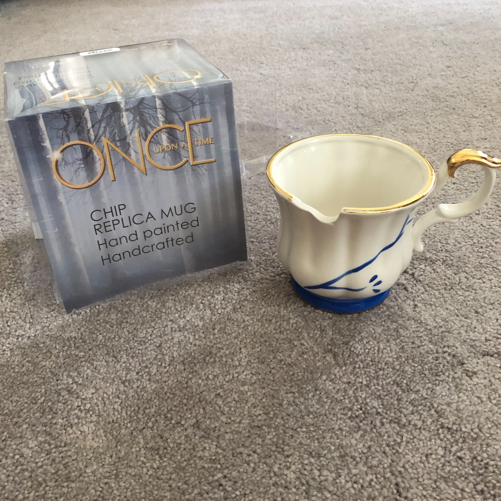 ABC\'s Once Upon a Time Replica Mug Belle\'s Chipped Teacup Mug Blue White