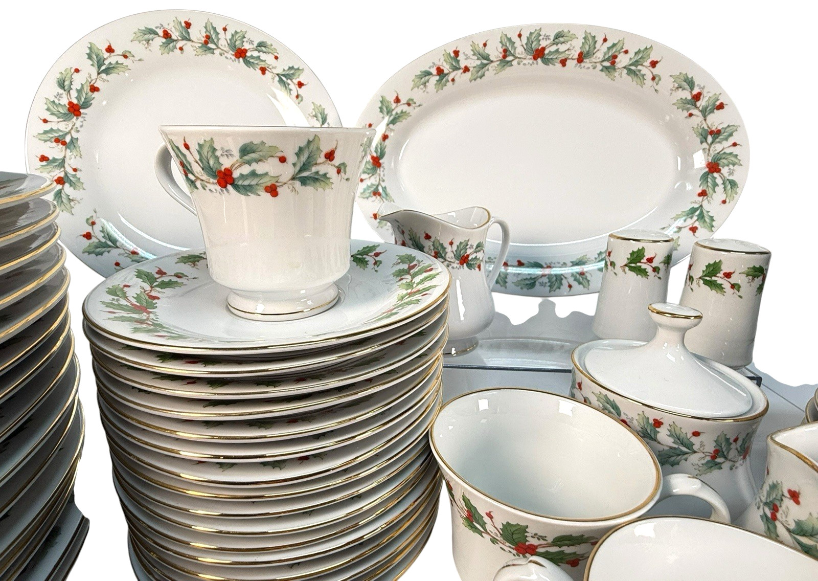 China Pearl NOEL Christmas Dinnerware Set Service for 16 Muted Black Stamp 82pc