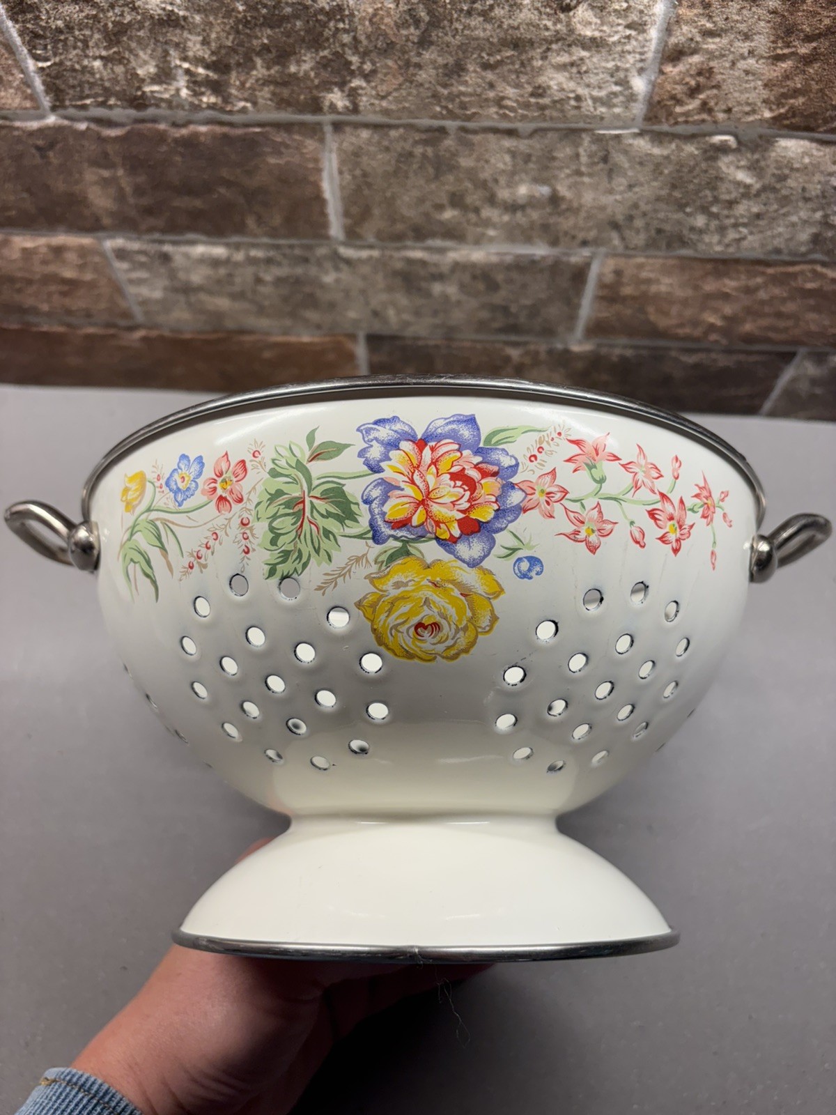 Vtg Kobe Off-White Enamel Pink Floral Design Colander farmhouse country strainer Vtg Kobe Off-White Enamel Pink Floral Design Colander farmhouse country strainer