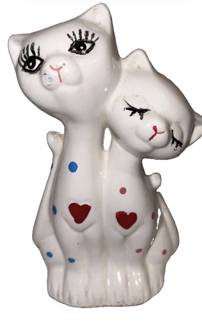 Vintage cute Two Cat Figurine Hearts And Polkadots Japan porcelain