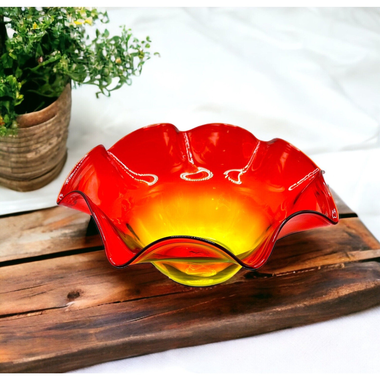 Vintage Amberina Ruffle Scalloped Handblown Art Glass 11