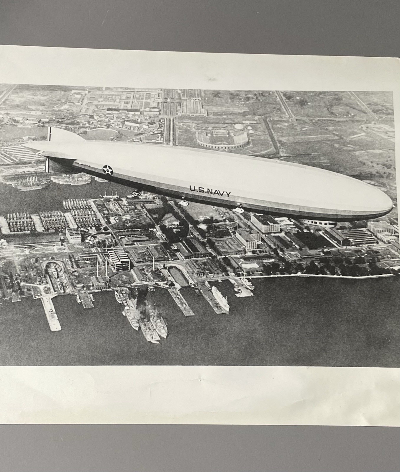 USS Los Angeles ZR-3 Aircraft  U.S Navy Flying Over Philadelphia Navy Yard Photo