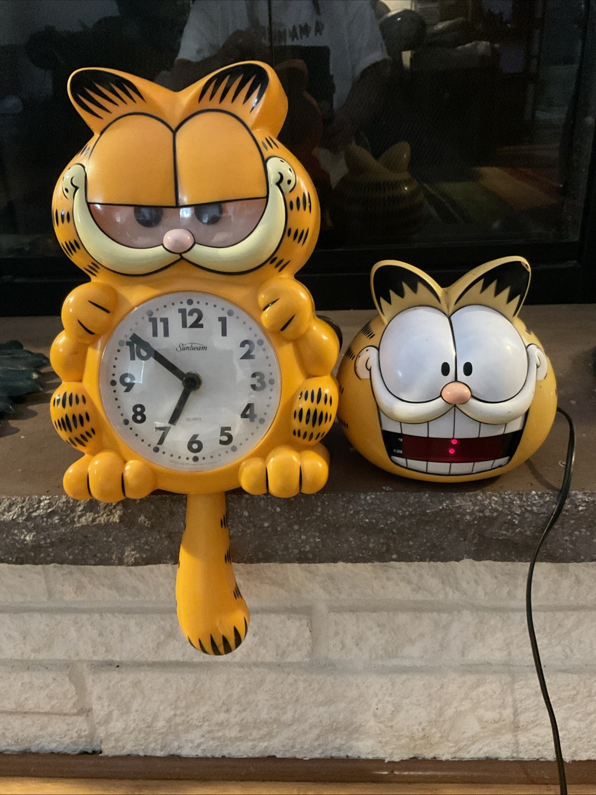 RARE Vintage 1978 Garfield Sunbeam Wall Clock with Pendulum Tail And Alarm Clock