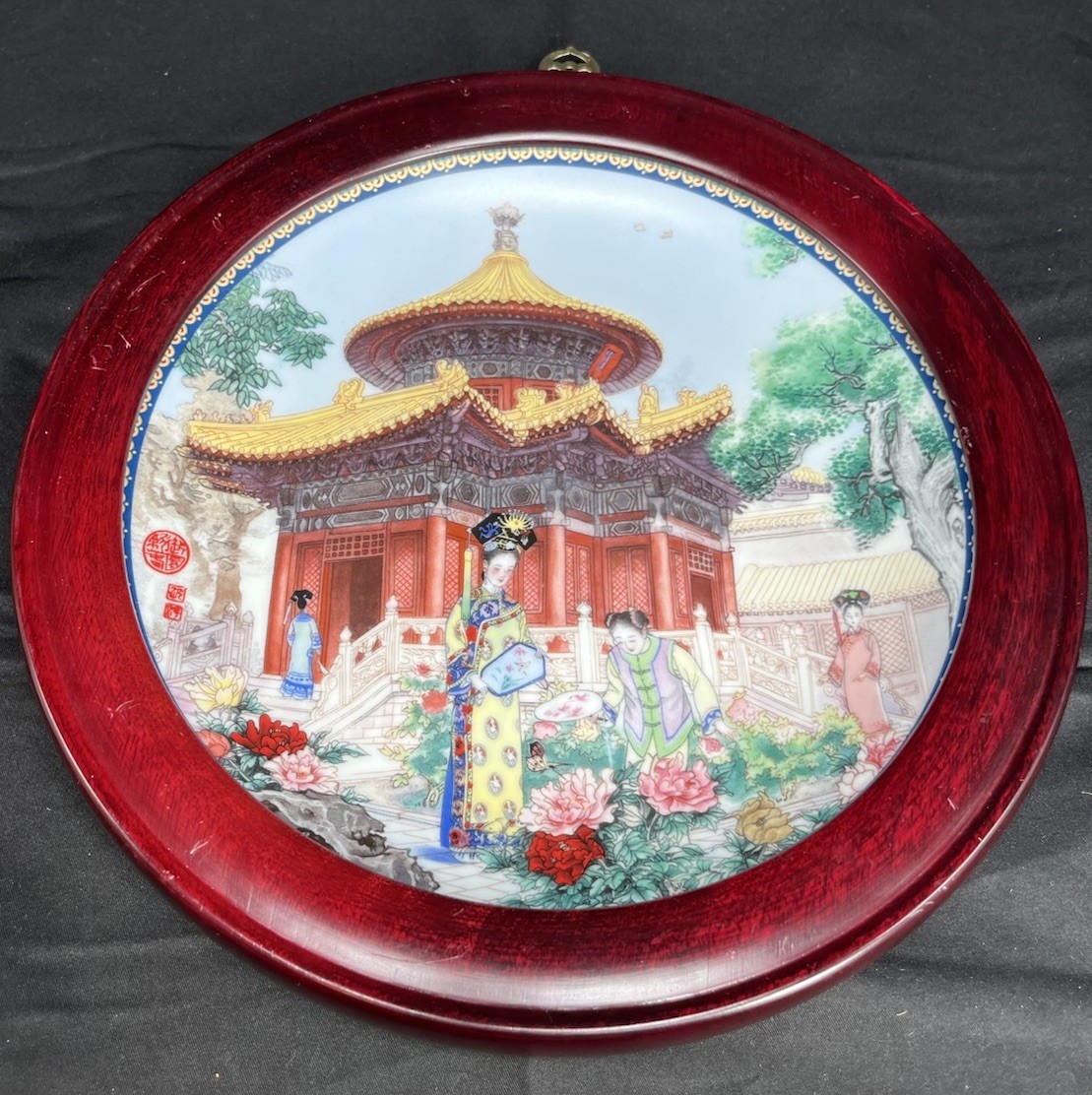 Chinese Imperial Jingdezhen Porcelain Pavilion of 10000 Springs Collectors Plate
