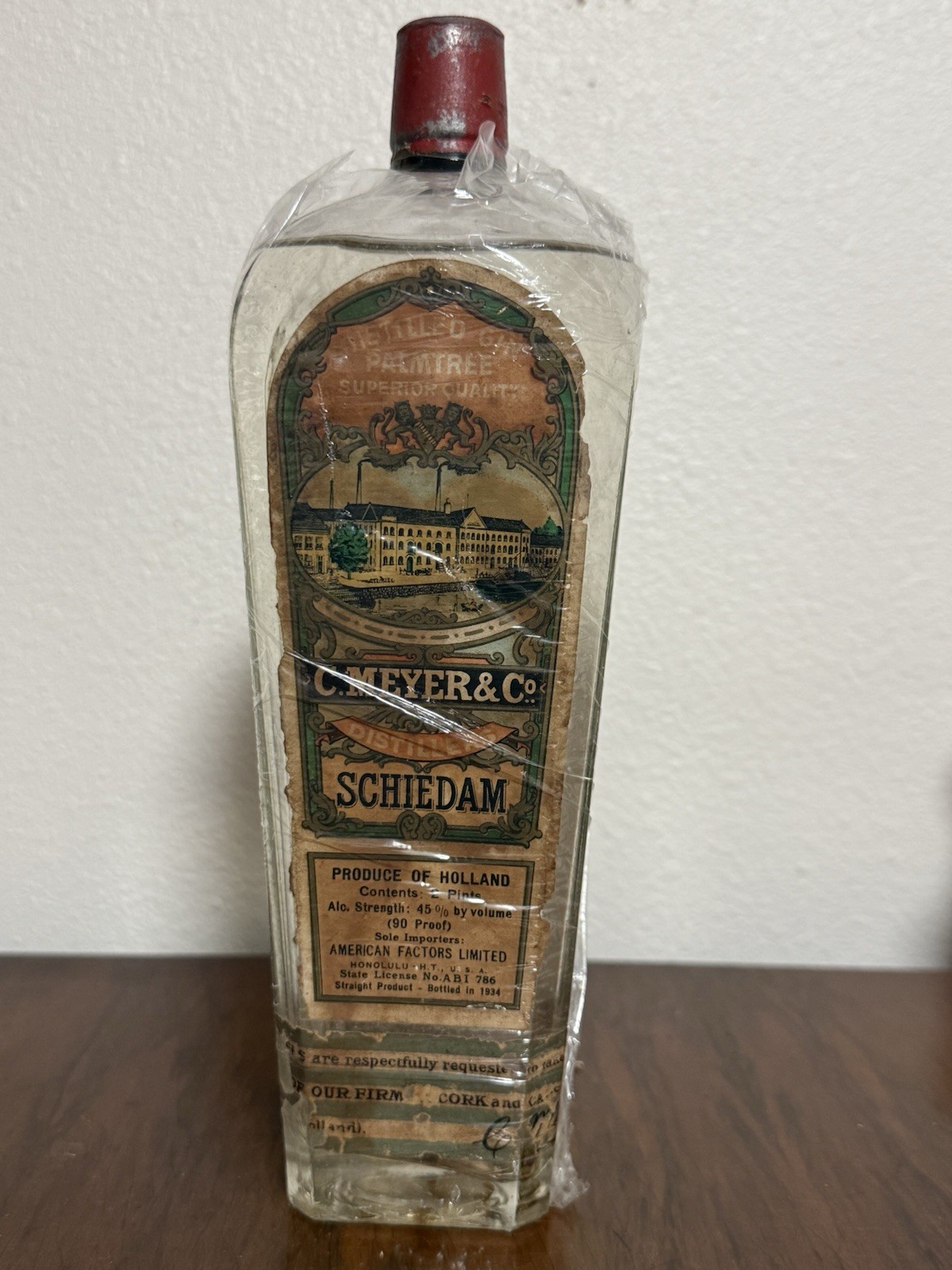 Hawaii Bottle - 1934 Rare Paper Label C.Meyer American Factors Honolulu HT Gin