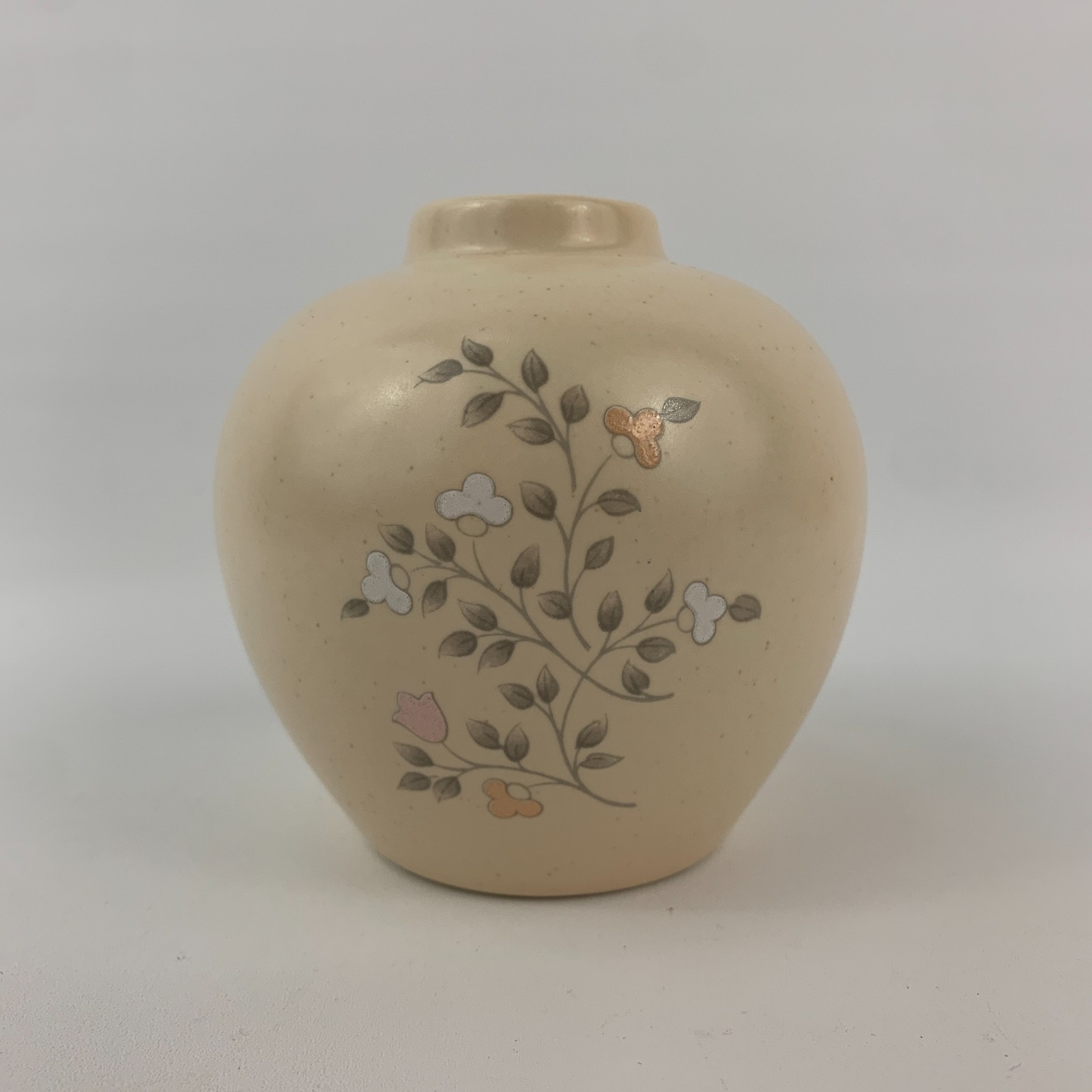 Pfaltzgraff Remembrance Tan Floral Flower Bud Vase 3.75\ Pfaltzgraff Remembrance Tan Floral Flower Bud Vase 3.75\