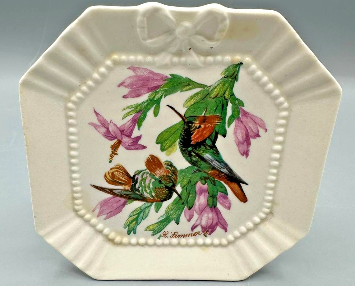 Vintage Hyalyn Porcelain Wall Pocket Planter Hummingbird Fuchsia by R. Limmer Vintage Hyalyn Porcelain Wall Pocket Planter Hummingbird Fuchsia by R. Limmer
