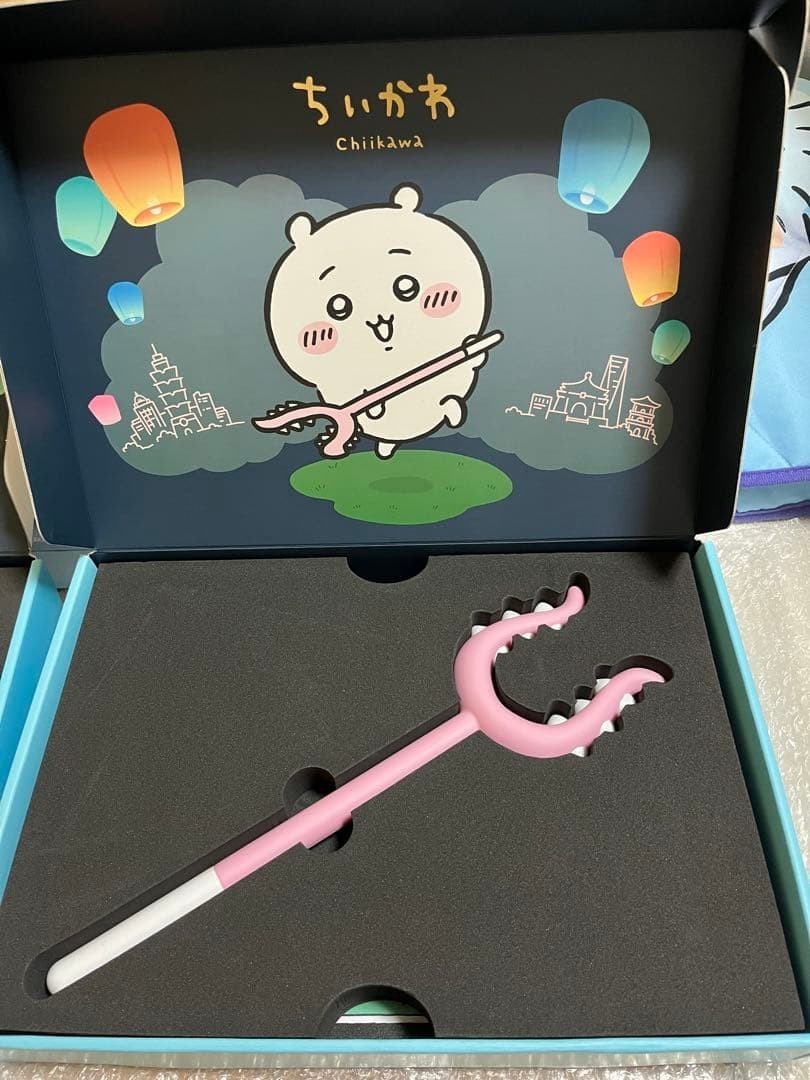 Taiwan Limited CHIIKAWA DAYS Admission Bonus Chiikawa Hachiware Sasumata Pink