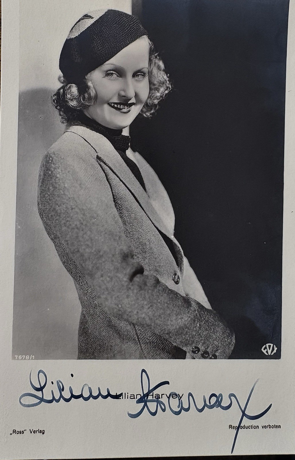 LILIAN  HARVEY FILM  1906-1968  BRITISH/GERMAN ACTRESS & SINGER . SIGNED CARD