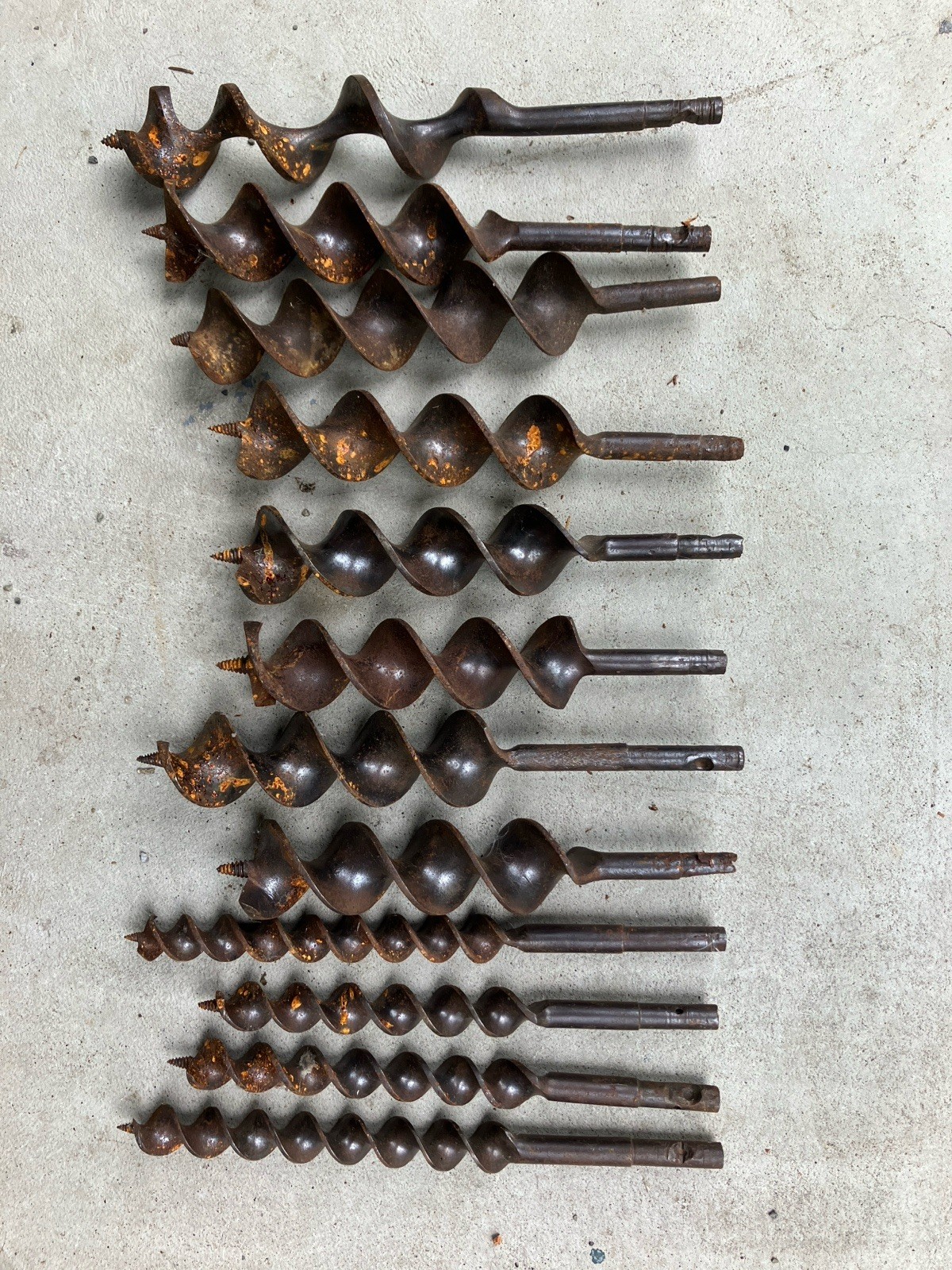 LOT OF 12 VINTAGE LARGE AUGER DRILL BITS 1\