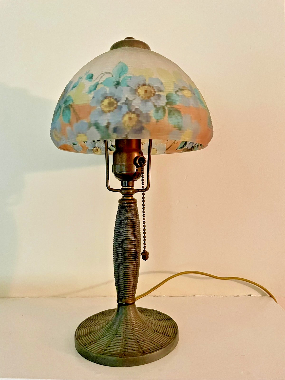 Antique Handel Reverse Painted Floral pattern Glass Boudoir Lamp – Arts & Crafts