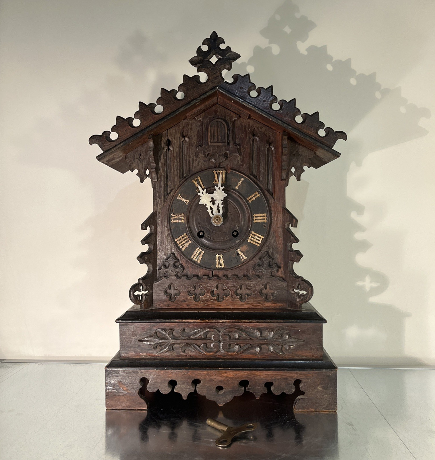 Antique Black Forest Bracket Clock Cuckoo Clock Mantle Clock 30 Hour Spring Runs