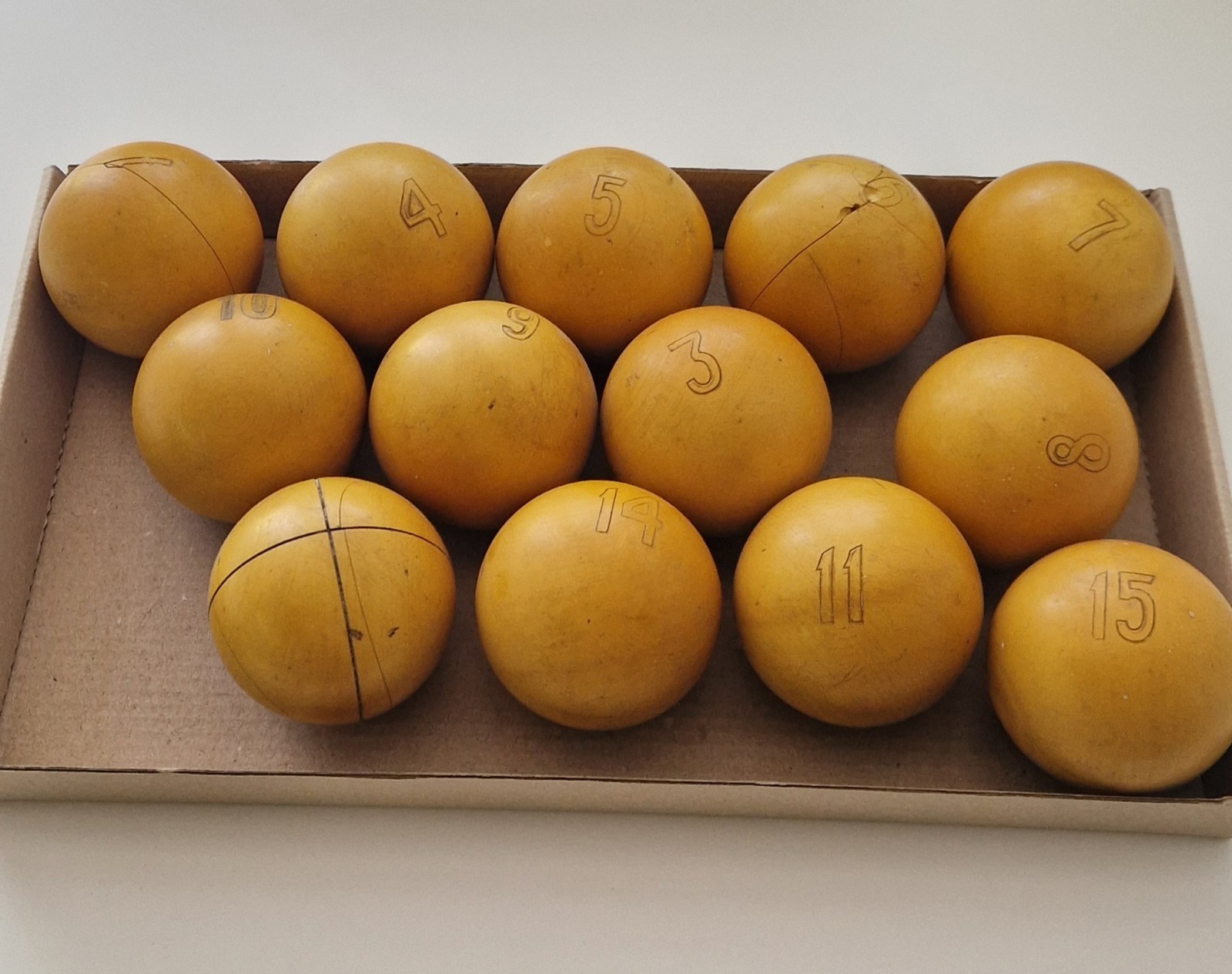 Set of vintage Bakelite billiard balls,13 pcs.–antique billiard balls 2850 kg...