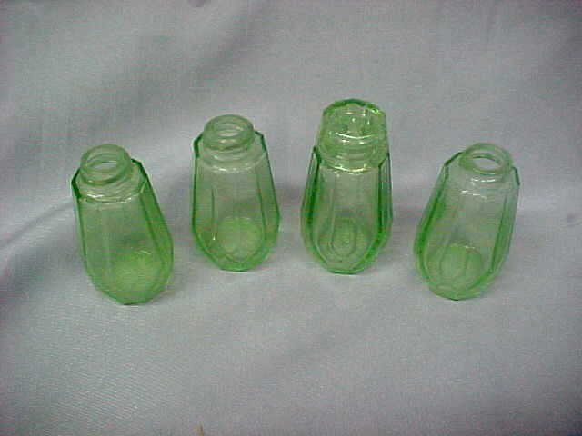 Vintage 4  Mini Green Glass Salt & Pepper Shakers 1 glass lid VGC