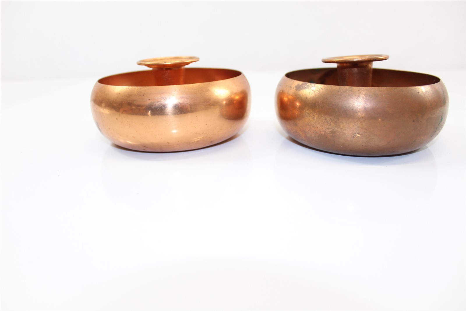 Vintage Retro Solid Copper Candlestick Holders Set of 2 With Wax Catchers Vintage Retro Solid Copper Candlestick Holders Set of 2 With Wax Catchers