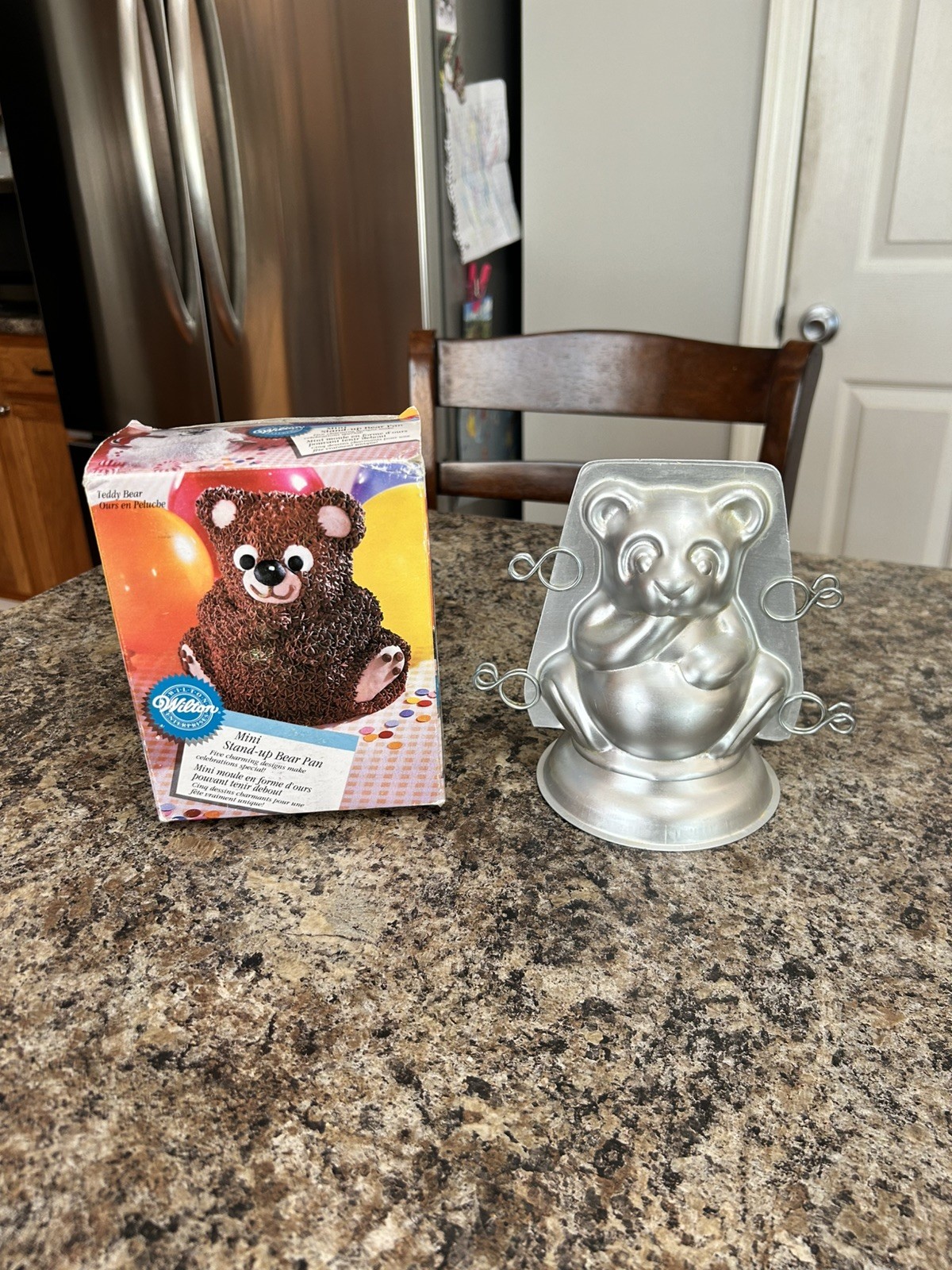 Vintage Wilton Stand Up Teddy Bear 3D Cake Pan Mold complete w box Vintage Wilton Stand Up Teddy Bear 3D Cake Pan Mold complete w box