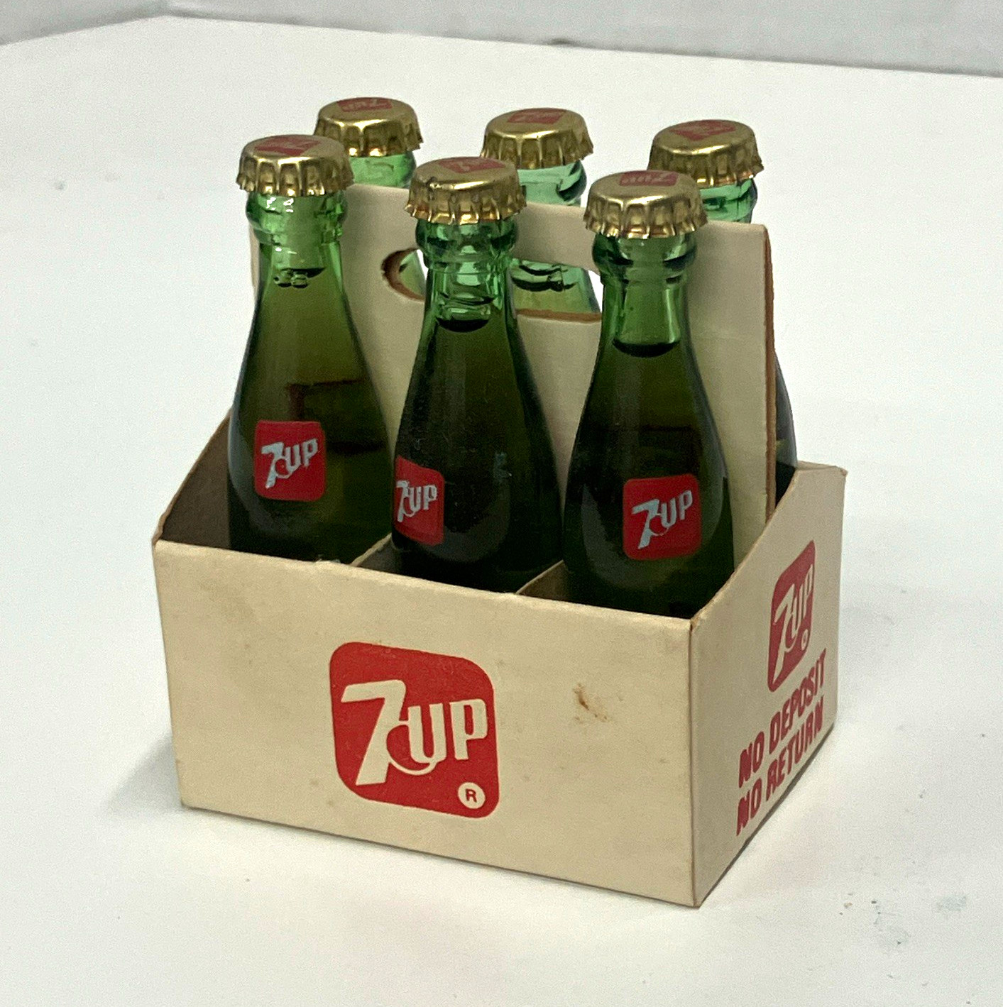 Vintage 1970\'s Promotional Miniature 7-UP Six Pack Glass Bottles, Still Full