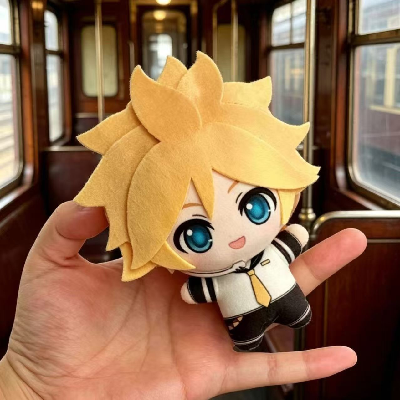 VOCALOID Kagamine Len  Plushie 10CM