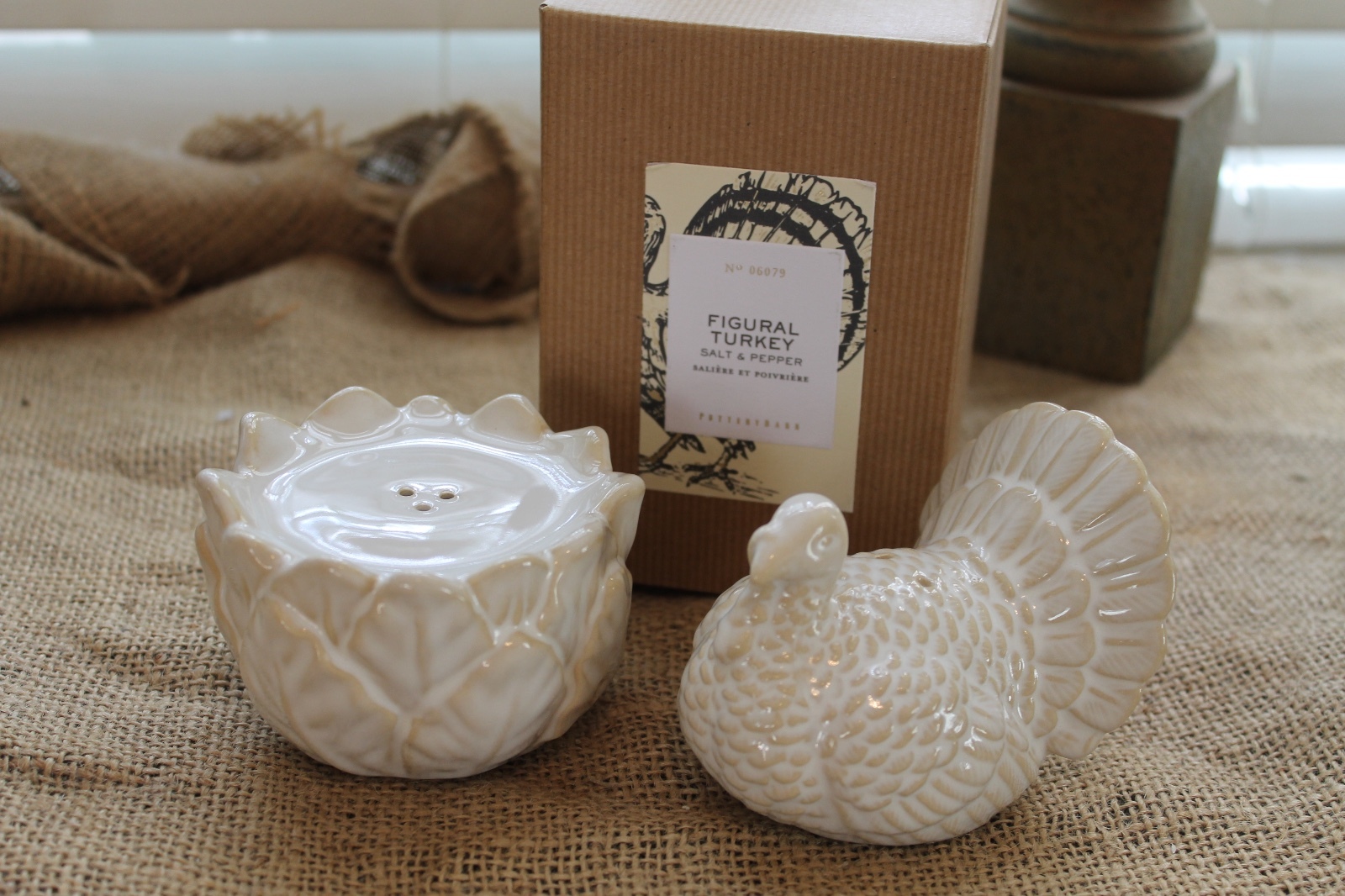 NIB Pottery Barn Figural Turkey Stoneware Salt & Pepper Shaker FALL Thanksgiving