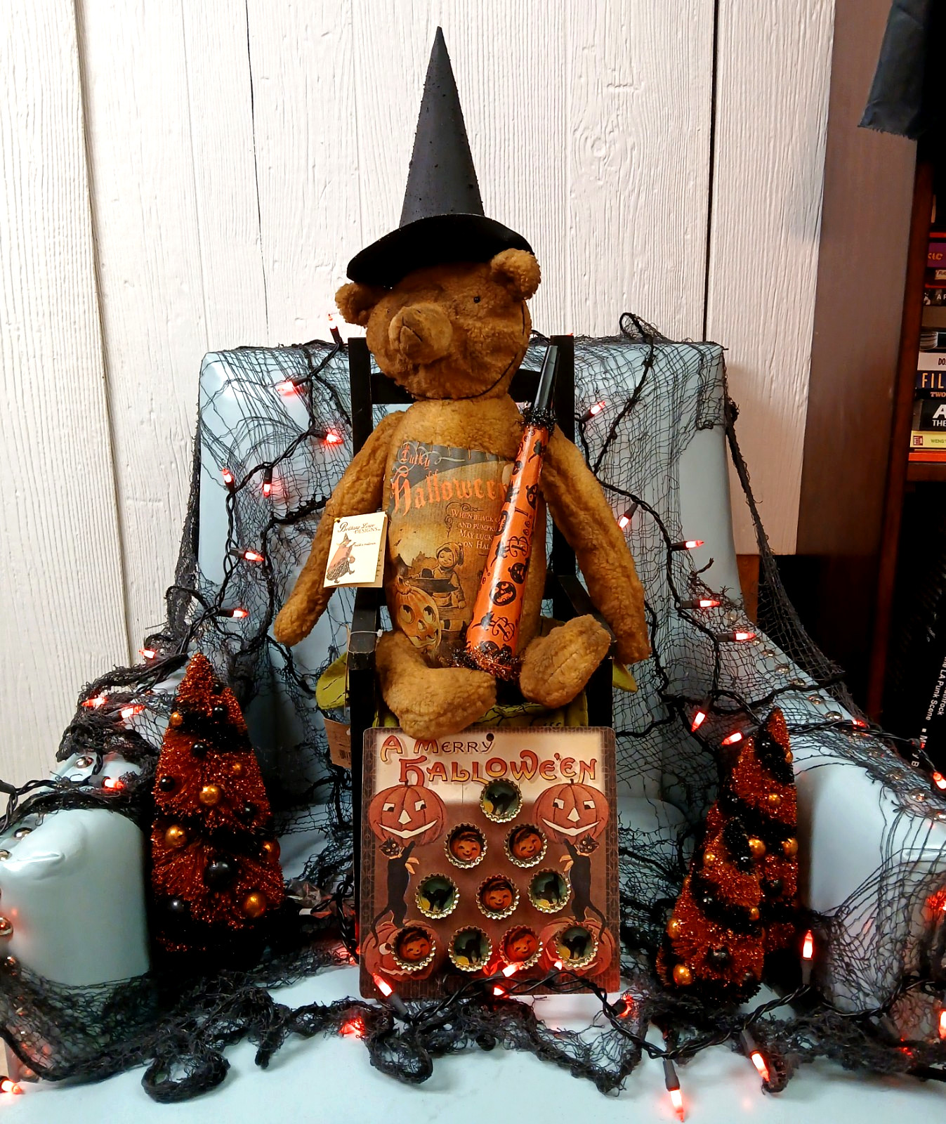 VTG RARE  Bethany Lowe Lucky Halloween  Bear w/ Hat & Horn w/ New Chair & Extras