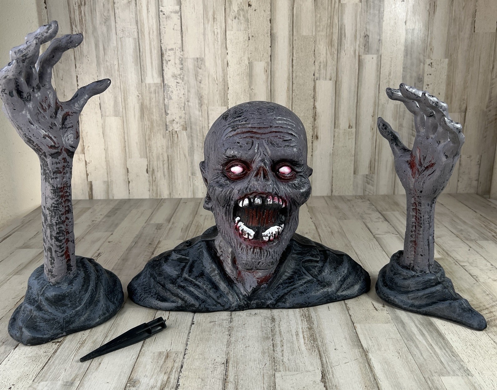 Halloween Ground Breaking Zombie 3 Piece Lawn Decoration Halloween Ground Breaking Zombie 3 Piece Lawn Decoration