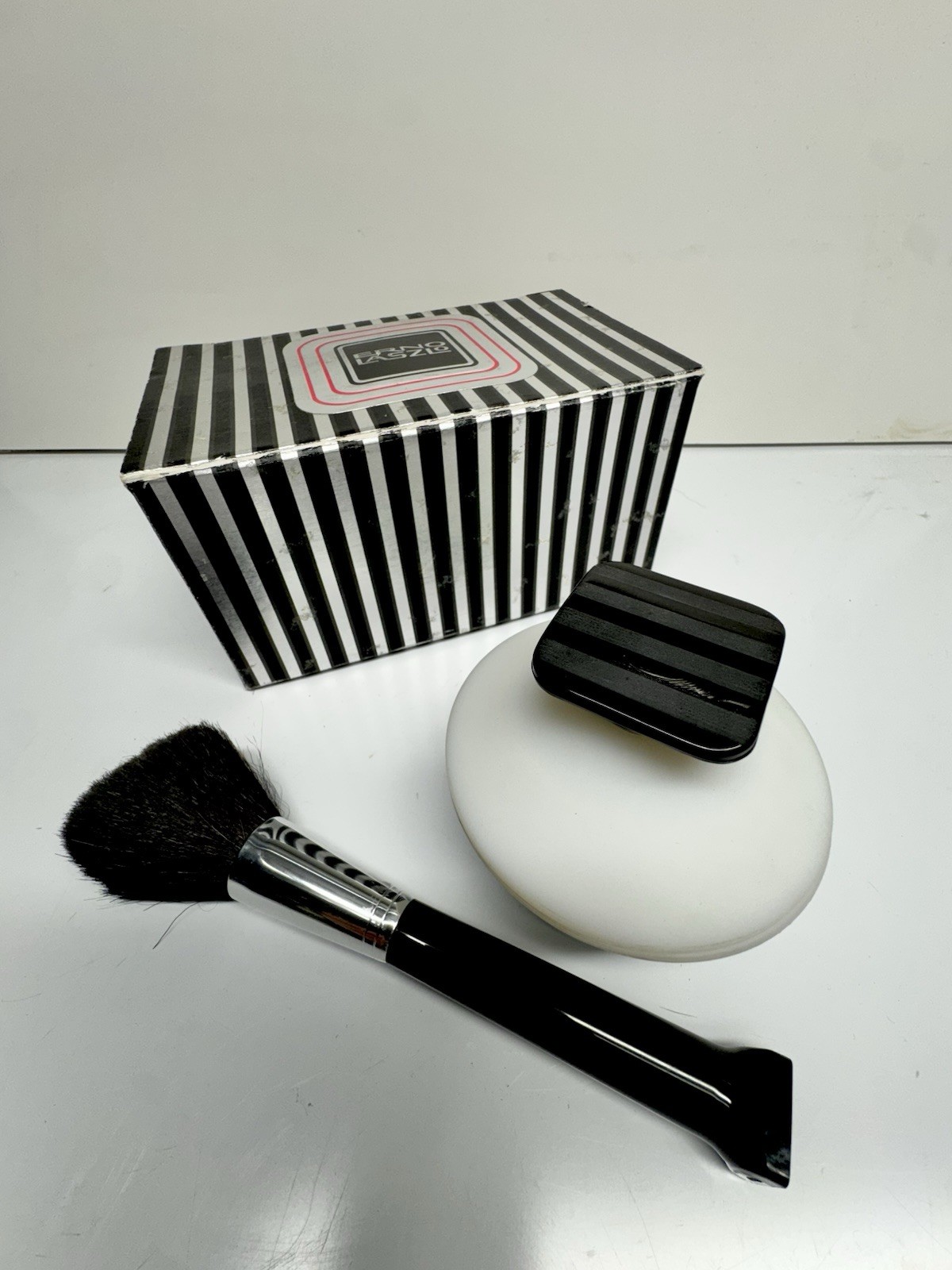 Beautiful Vintage 35yr+  ERNO LASZLo Powder Jar & Brush Gift Pack