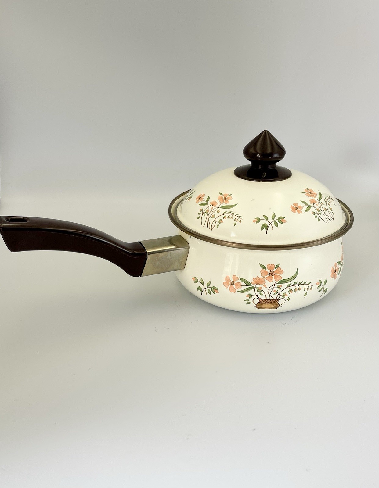 VTG Countryside Collection JMP Enamelware Sauce Pot w/ Lid Made in Taiwan Floral