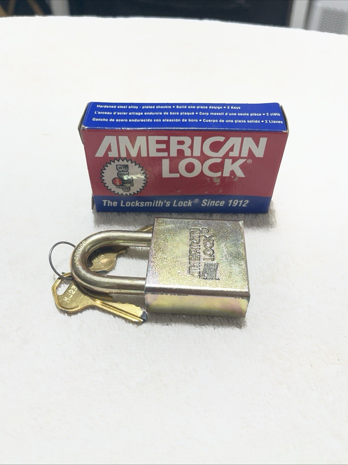 American Lock Series 5200 Heavy Duty Padlock with Two Keys Set of 2 New In Box American Lock Series 5200 Heavy Duty Padlock with Two Keys Set of 2 New In Box