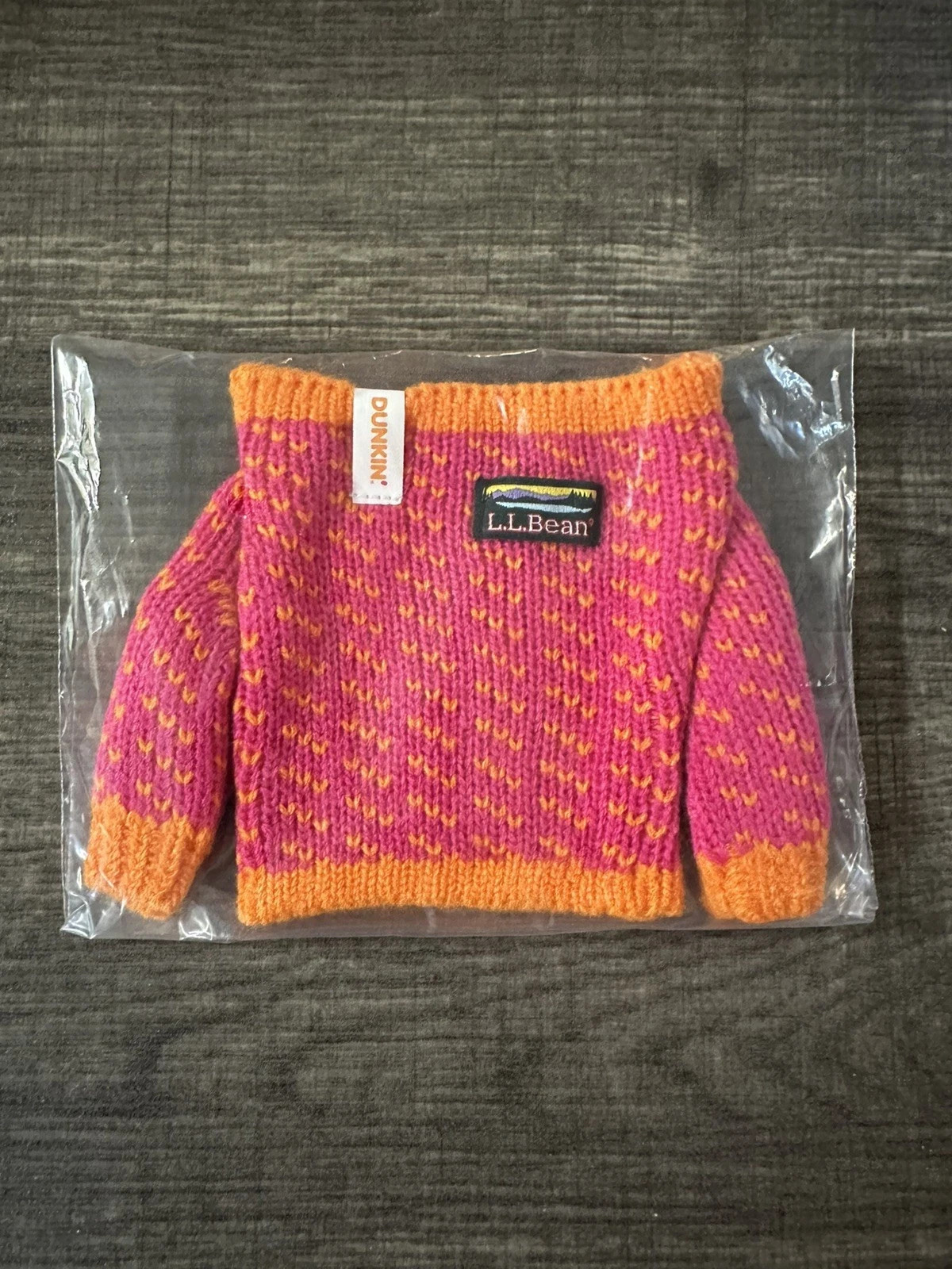 SO HOT Rare Dunkin’ L.L. BEAN Cup Sweater Sleeve Limited Edition 2026 SO HOT Rare Dunkin’ L.L. BEAN Cup Sweater Sleeve Limited Edition 2026