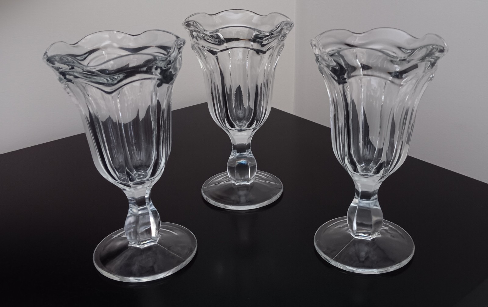 Vintage Footed Tulip Ice Cream Sundae Glasses 6 