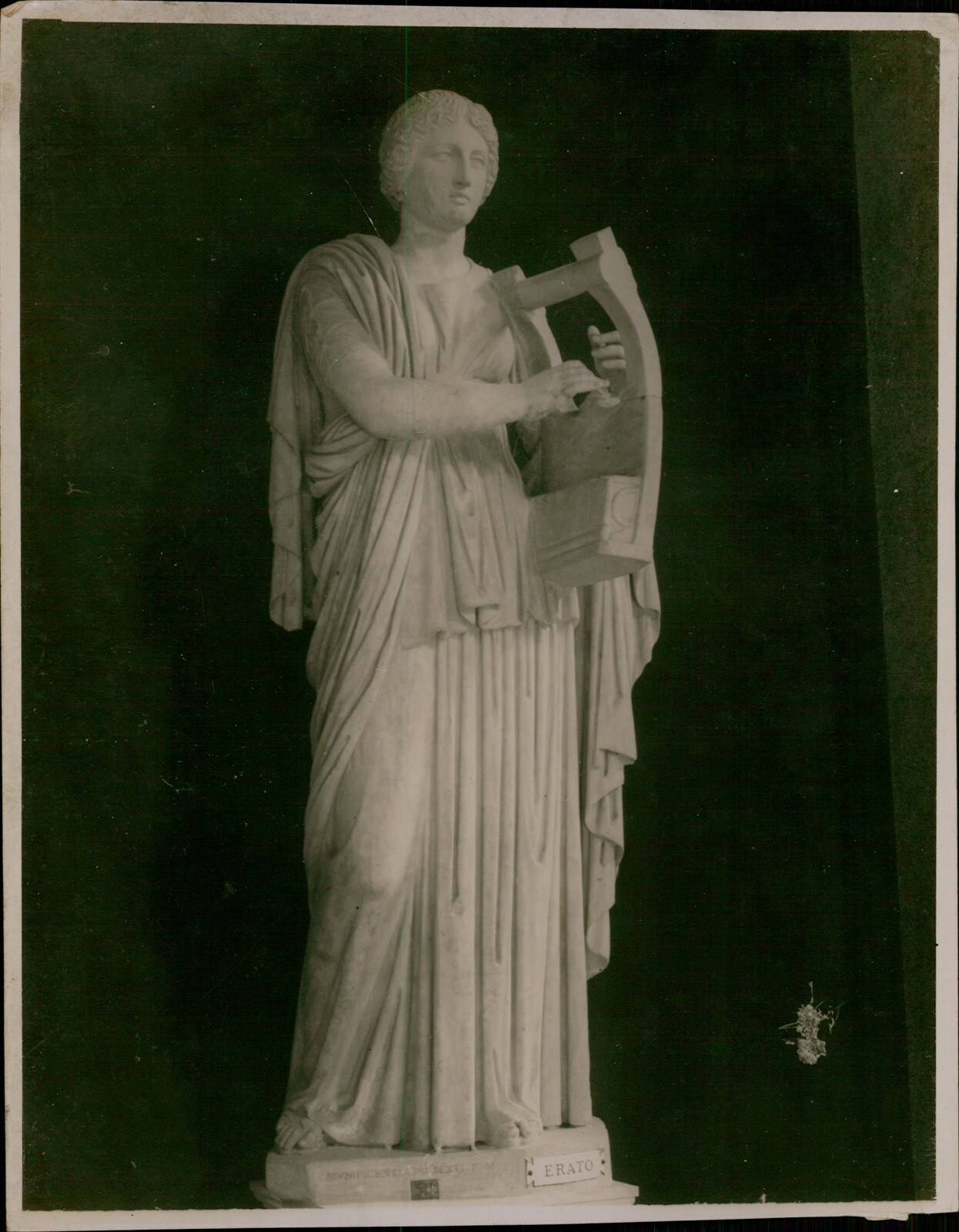 GA73 1920s Original Photo ERATO HOLDING CITHARA Beautiful Classic Marble Statue