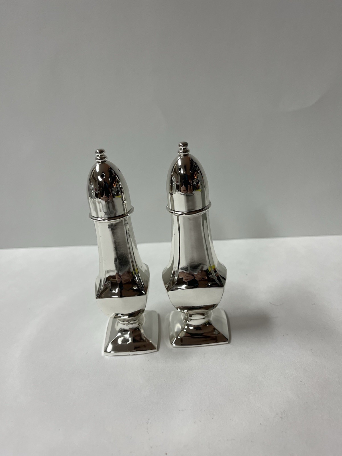 VTG Oneida Chippendale Silverplated Salt & Pepper Shakers with Original Box