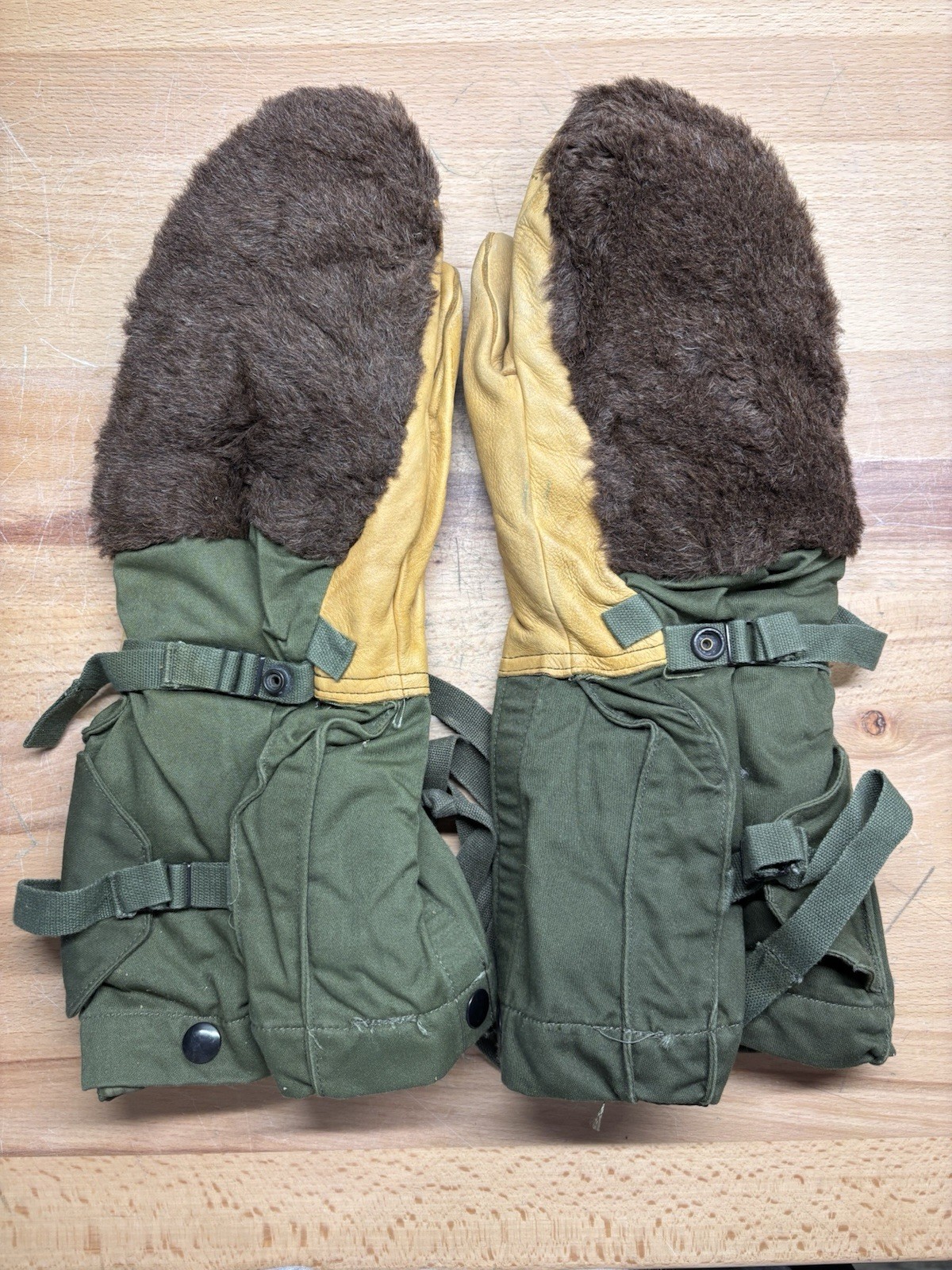 Vintage US Military M-1949 extreme cold weather Arctic Mittens leather & linings