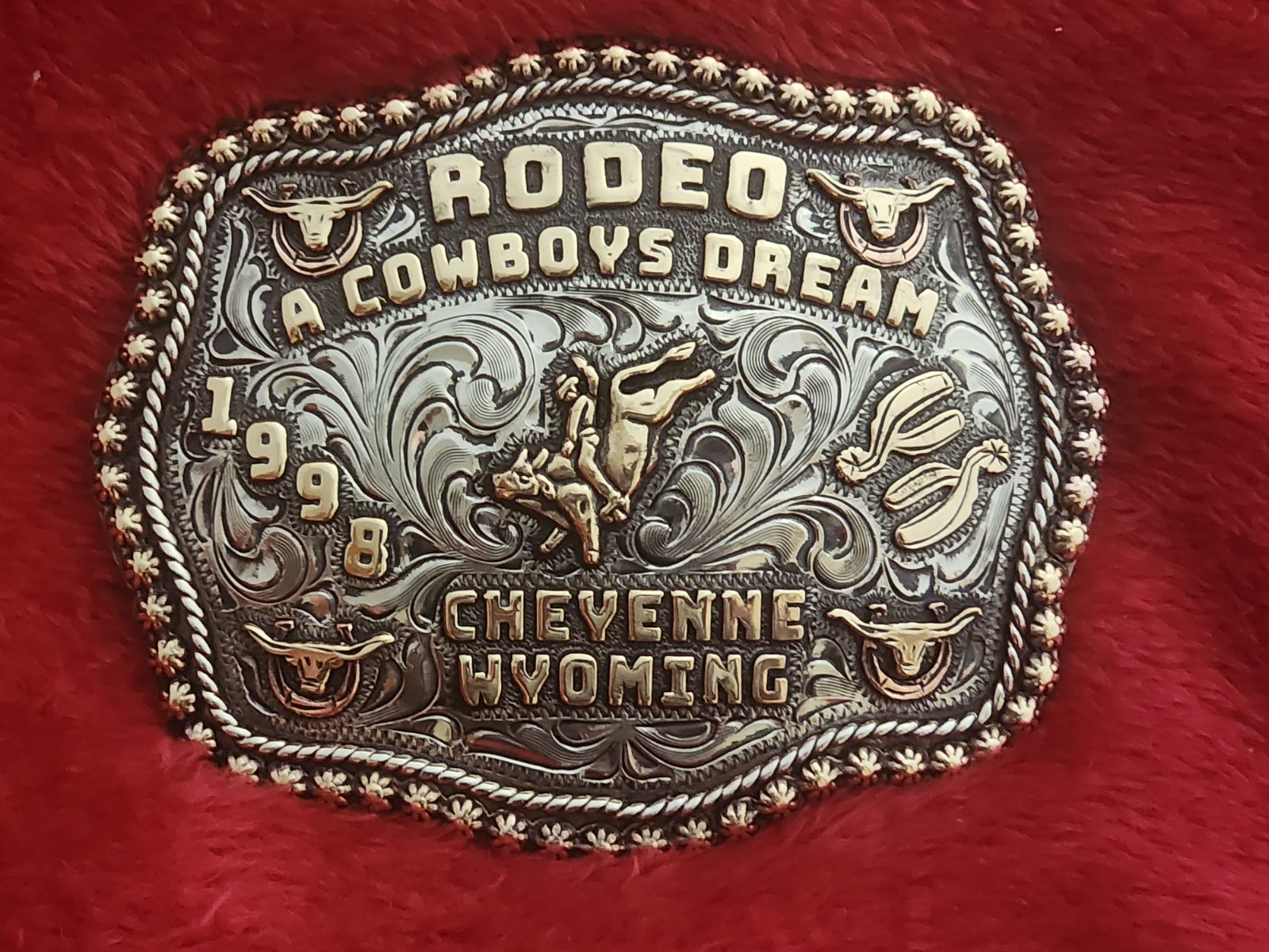 Cheyenne Wy Bull Riding Rodeo Championship Trophy Buckle☆X~Treme☆1998☆Rare☆818