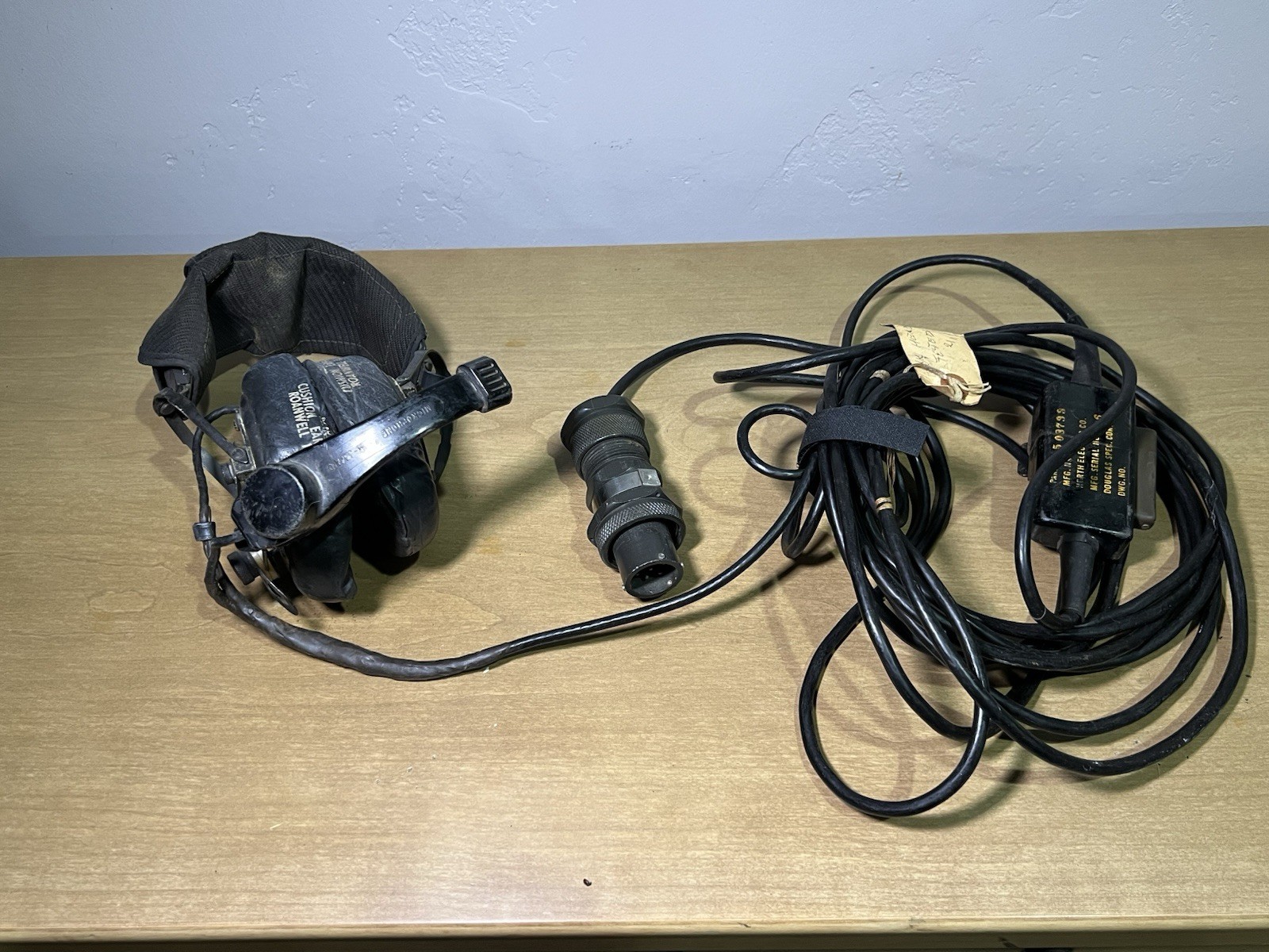 Vintage Military Aviation Headset & Microphone w/ PTT Roanwell M-33 5-08733 Army