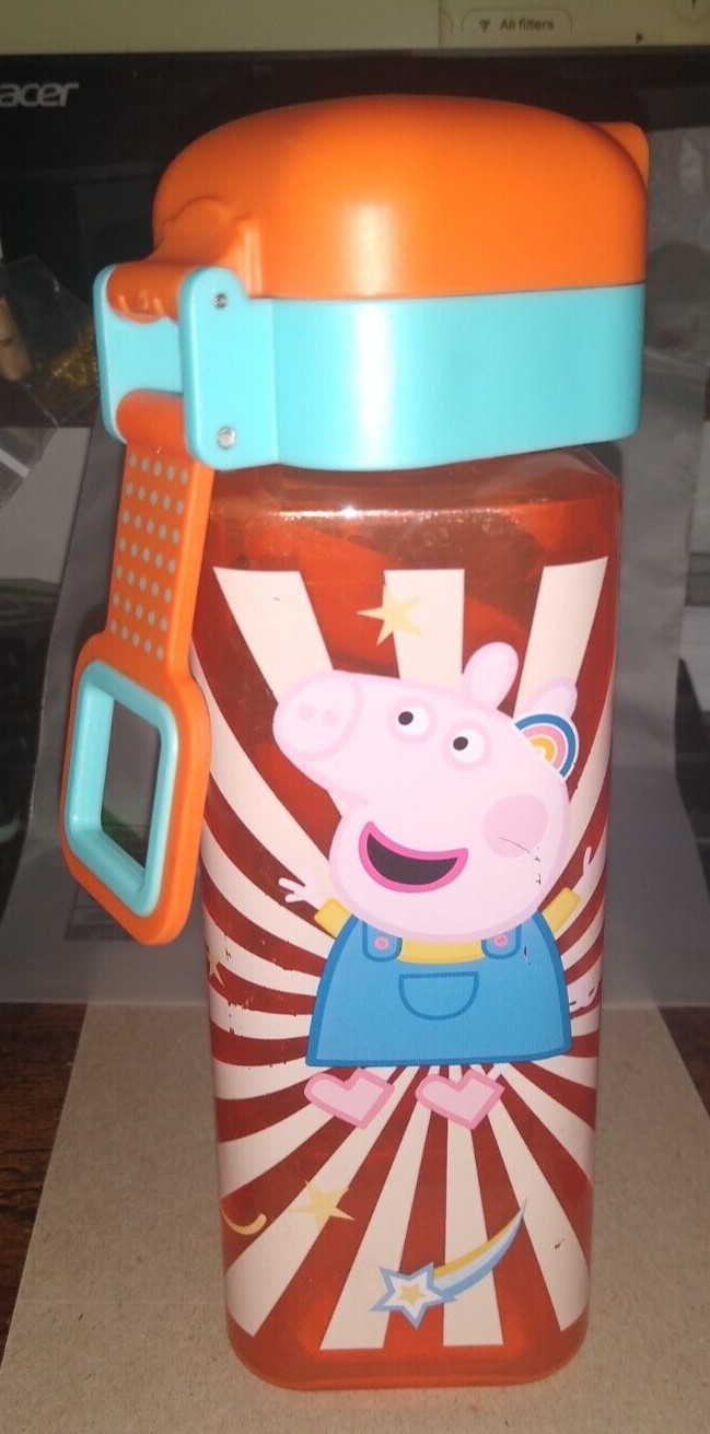 Peppa Pig Safety Lock Water square Bottle 550ML nice used condition. 