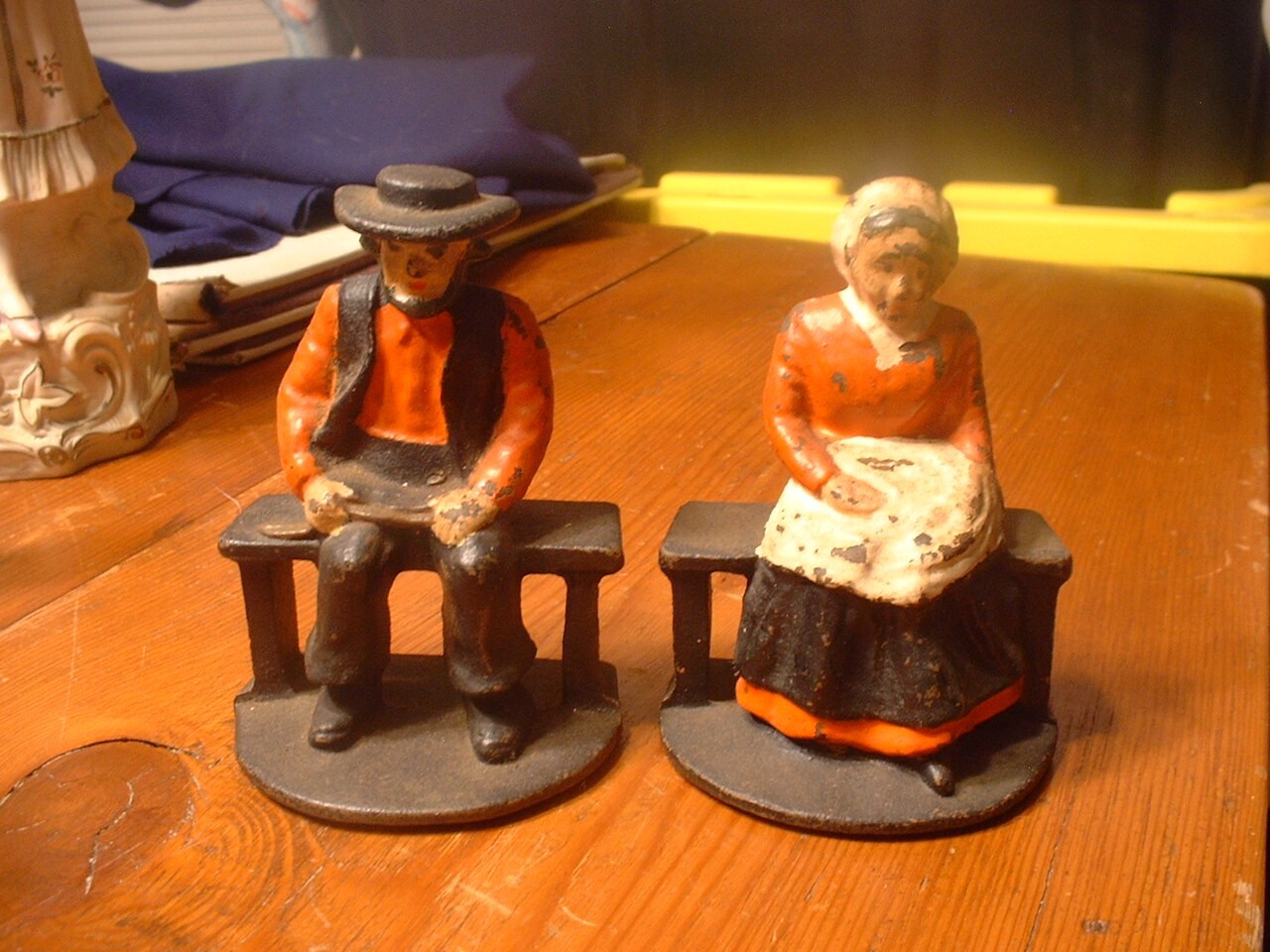 Lovely Vintage Painted Cast Iron Amish Couple Bookends #2 NICE
