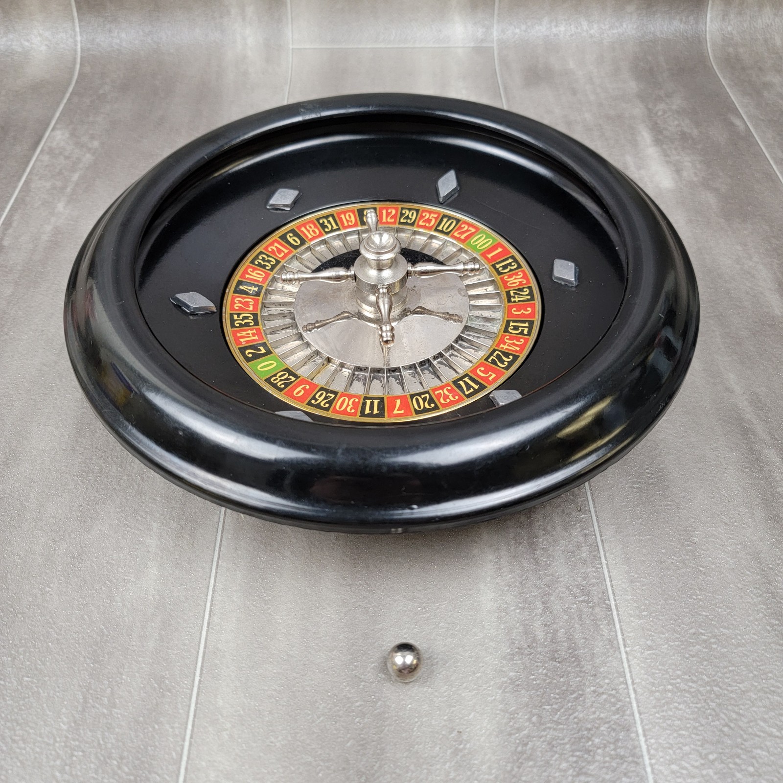 Vintage Rottgames/Barowe Inc. Bakelite Roulette Wheel Vintage Rottgames/Barowe Inc. Bakelite Roulette Wheel