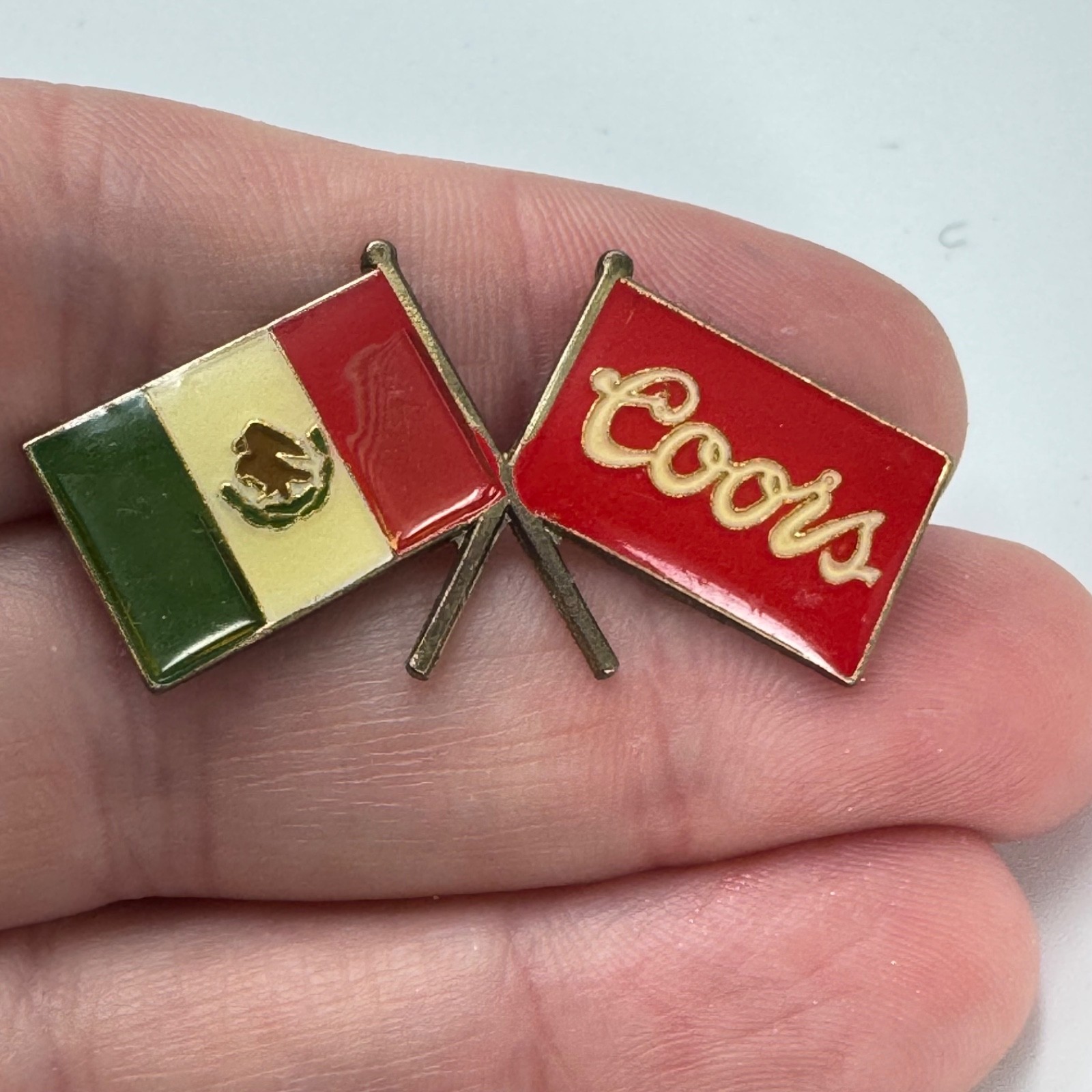 Vintage Coors Mexico Division Crossed Flags Beer Pin Friendship Flag