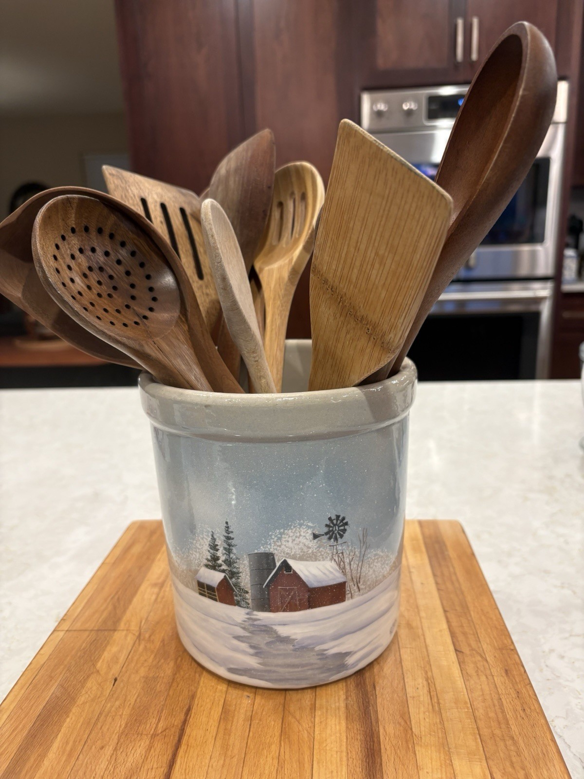 Vtg RRP Co Robinson Ransbottom Roseville Ohio 2 Qt Crock Xmas Utensil Holder