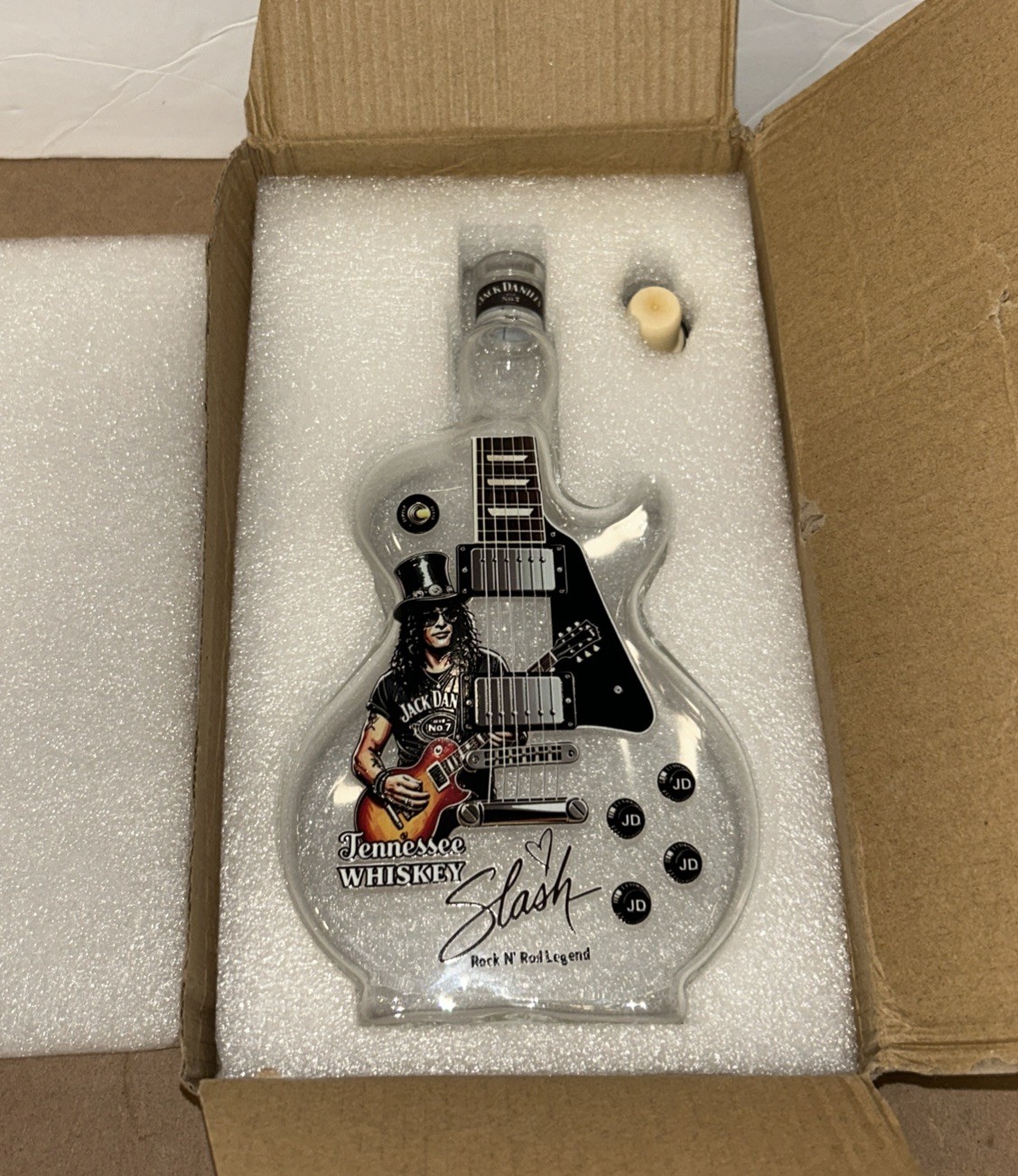 Jack Daniel's Old No. 7 Tennessee Whiskey Slash Guitar Bottle w Stopper Decanter Jack Daniel's Old No. 7 Tennessee Whiskey Slash Guitar Bottle w Stopper Decanter