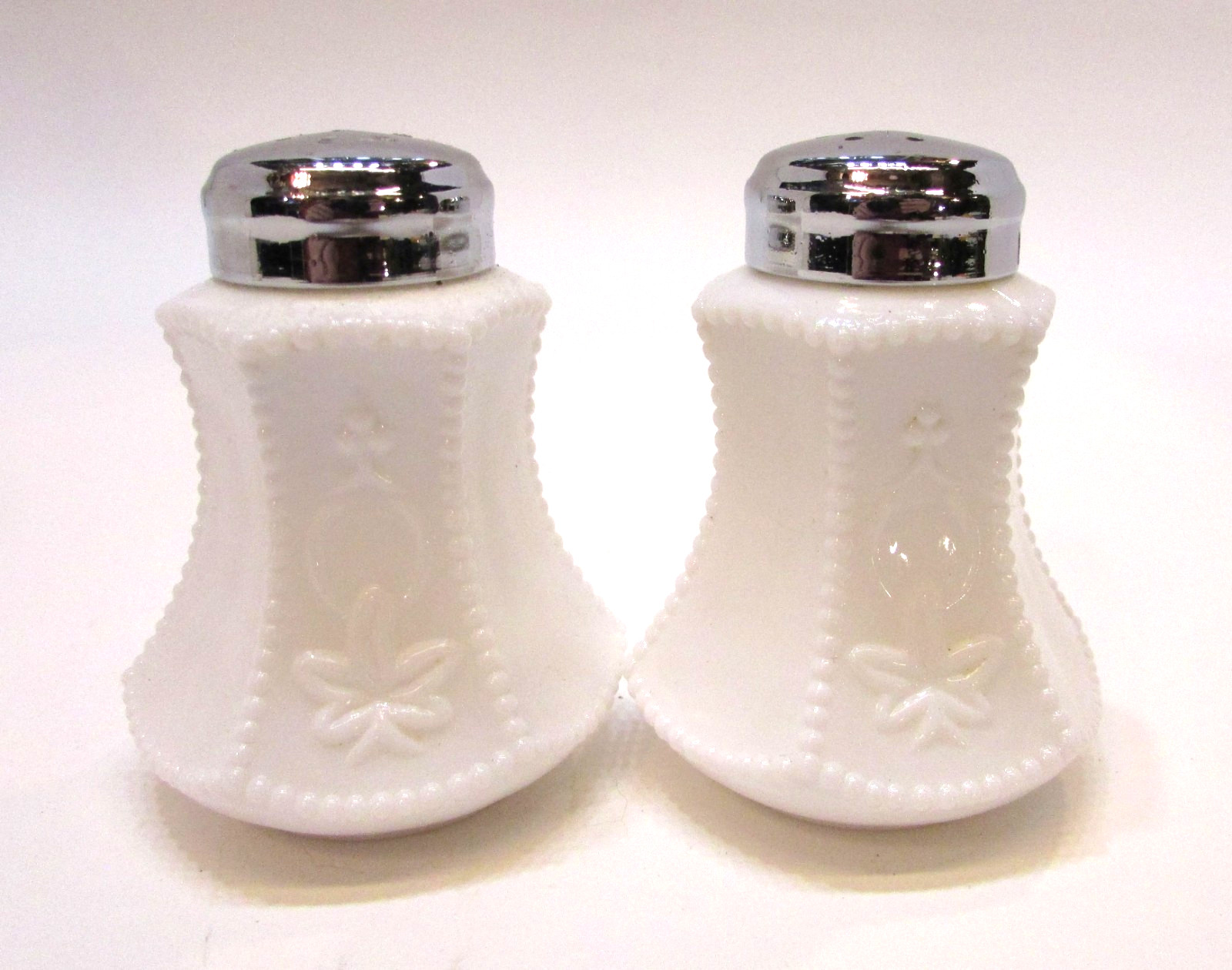 Old 1957 Fenton White Milk Glass Tapered Hexagon Flower Panel Beaded Salt Pepper