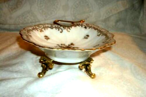 Hollywood Regency Matson Filigree Ormolu Soap Dish Porcelain Gilt Footed 1960s