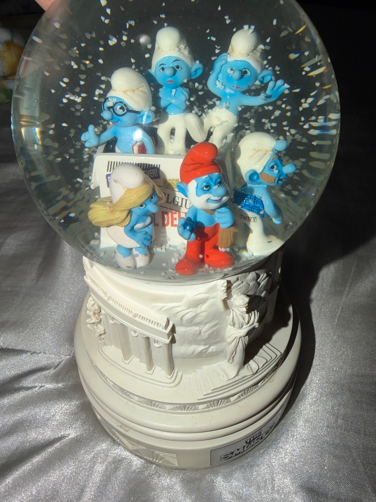 Disney THE SMURFS Movie Animation Collector\'s SNOW GLOBE RARE 2602TY Disney THE SMURFS Movie Animation Collector\'s SNOW GLOBE RARE 2602TY