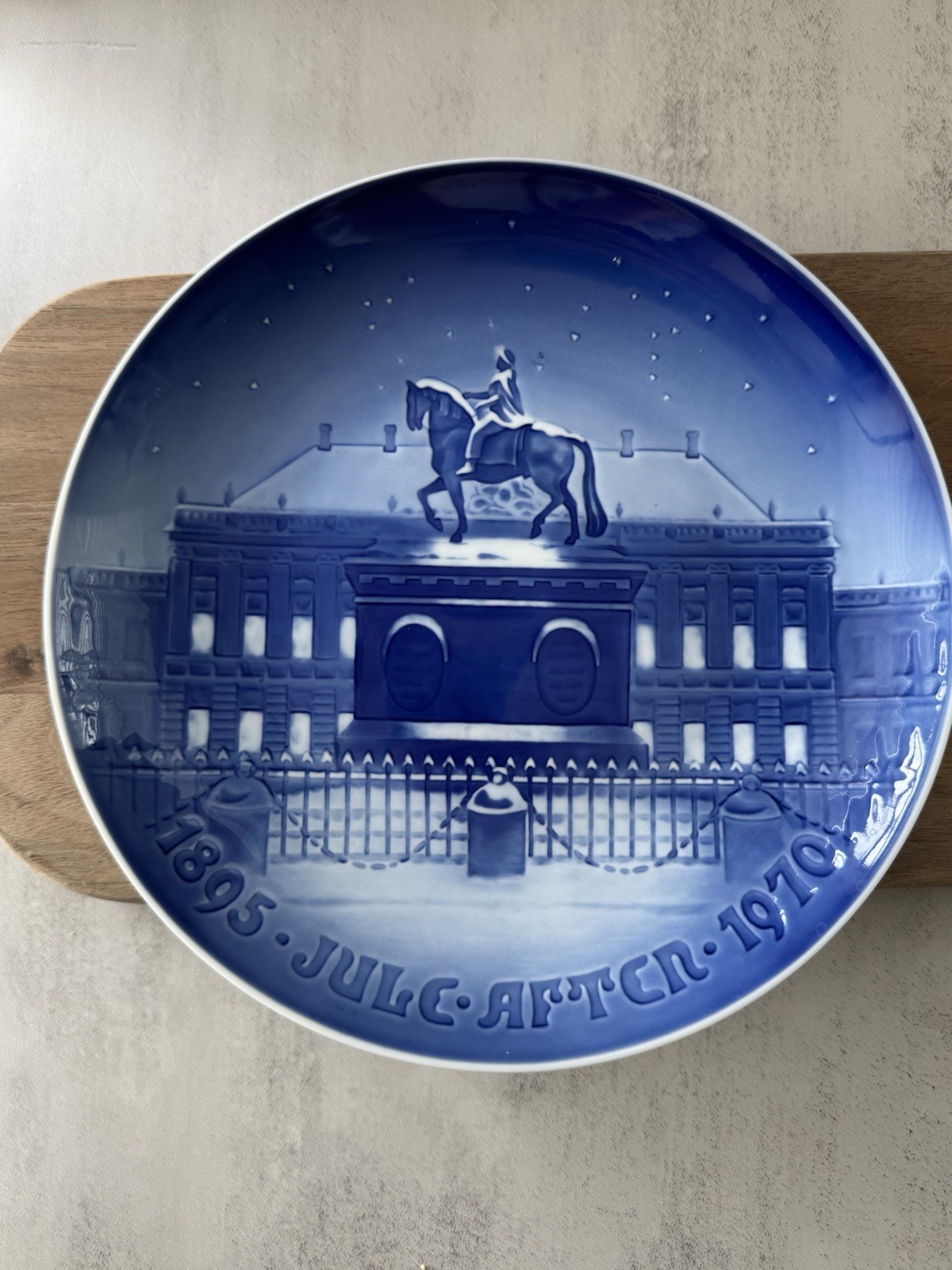 Vintage 1970 Bing & Grøndahl Danish Christmas Plate \