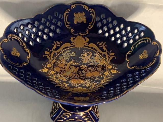 COBALT BLUE GLASS PEDESTAL COMPOTE DISH-OPEN WEAVE-GOLD DESIGN 6 1/2\