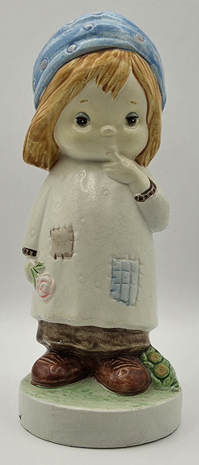 Vintage World Gift Hand Painted Little Girl Holding Flower In Her Hand Japan