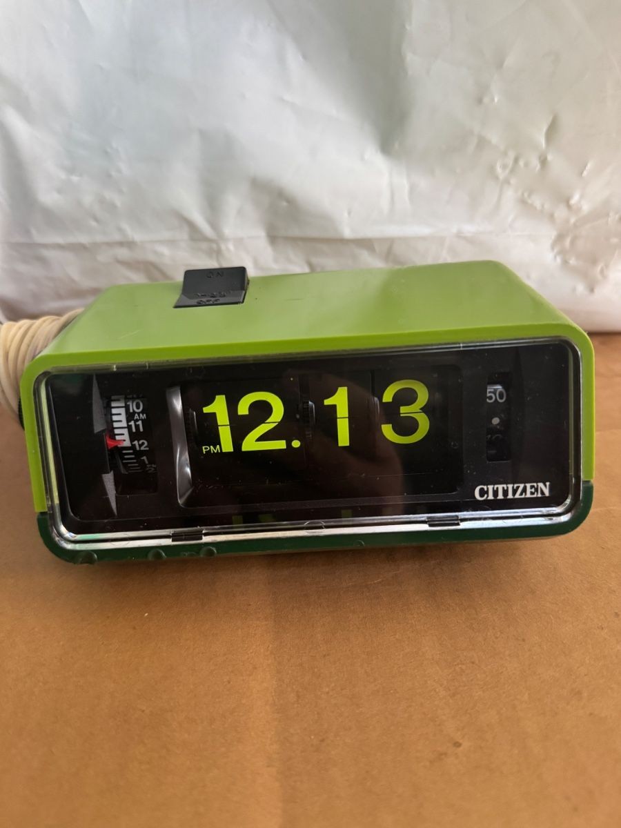 Vintage Citizen Flip Alarm Clock High leaf Curtis 5RD025 Green Used from Japan Vintage Citizen Flip Alarm Clock High leaf Curtis 5RD025 Green Used from Japan