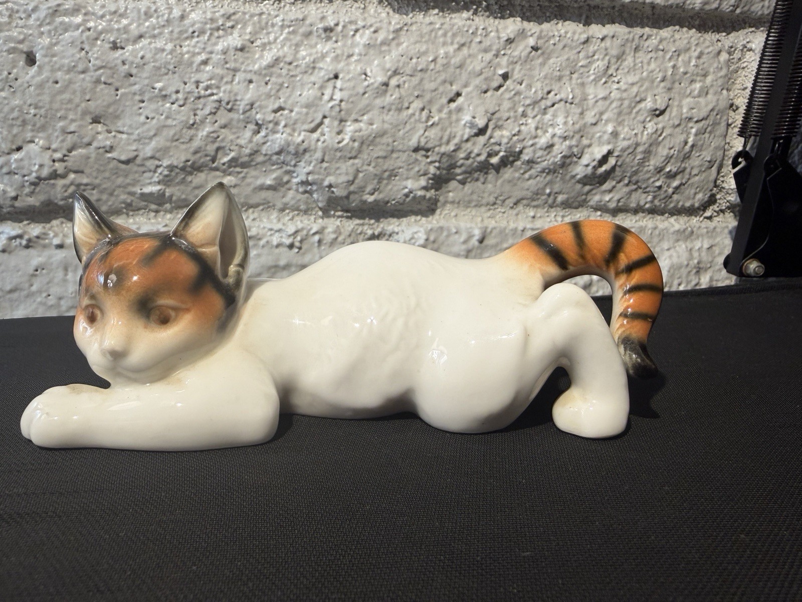Vintage Lenwile China Ardalt Japan Porcelain Laying Cat Figurine Tiger Tail READ