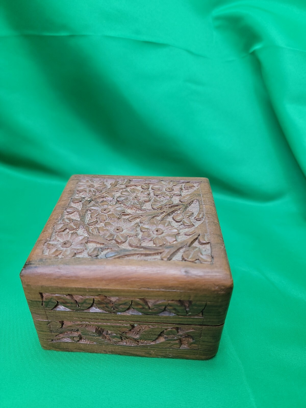 Vtg Carved Wooden Trinket Jewelry Box 4\